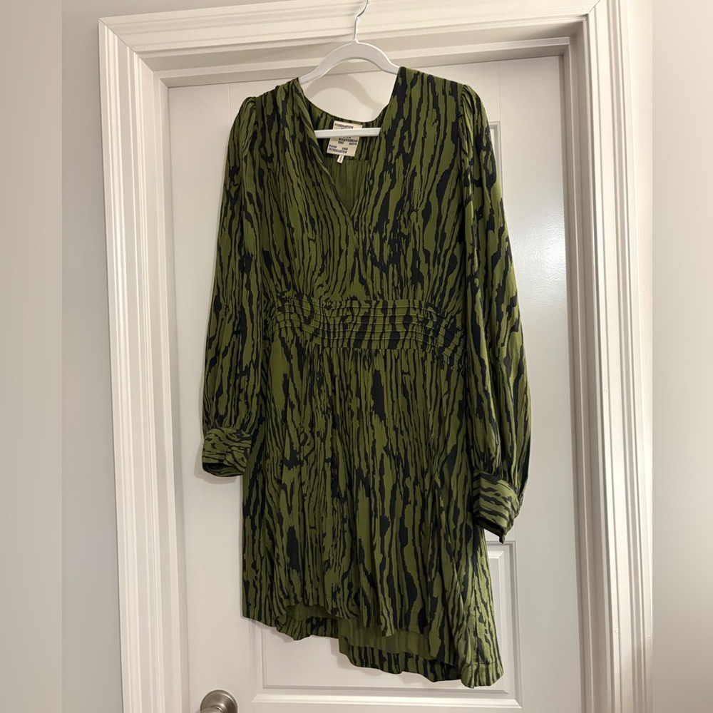 Women's Olive Green Patterned V-Neck Dress